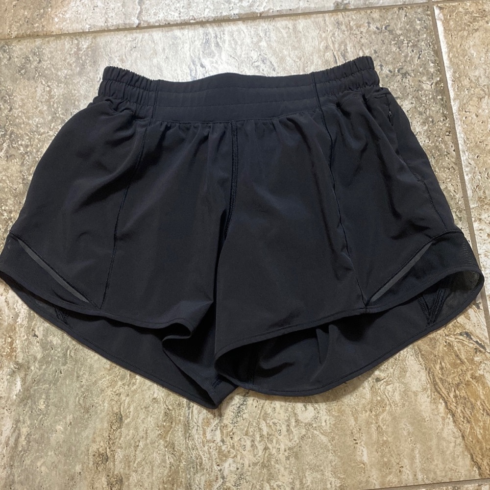 Lululemon Hotty Hot Shorts LR 4’ Inseam